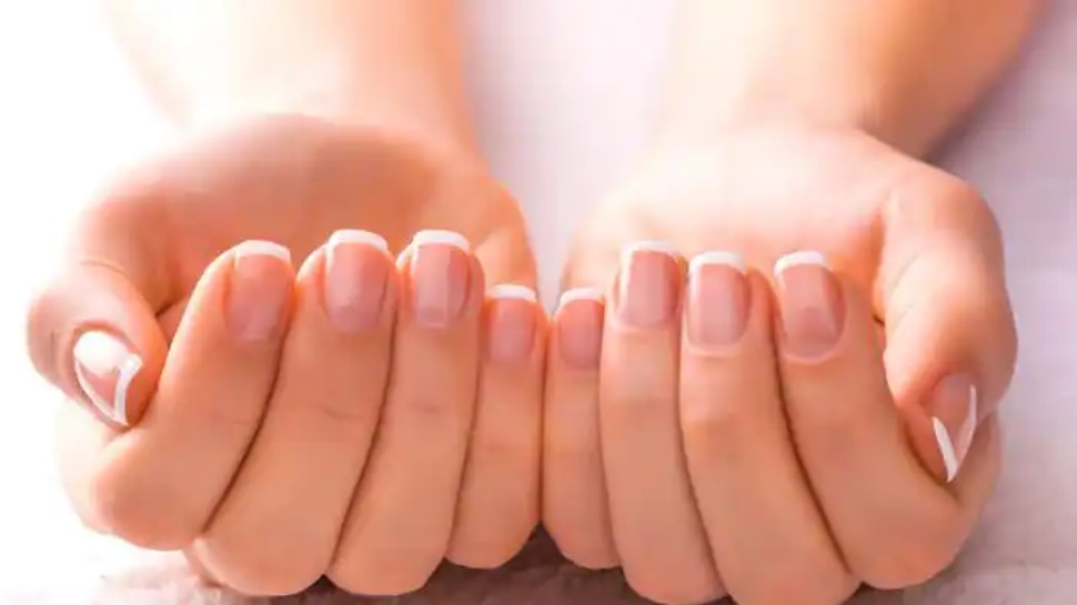 Nails and your health: नाखूनों का टूटना या रंग बदलना भी आपकी सेहत से जुड़ा है, बीमारियों के इन संकेतों को पहचानें