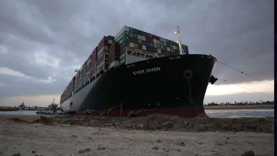 ‘Ever Given’ को छोड़ने के लिए Egypt ने मांगा मुआवजा, एक हफ्ते तक Suez Canal में फंसा रहा था विशालकाय जहाज