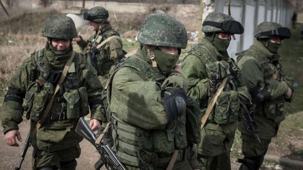 America की चेतावनी के बाद भी बाज नहीं आ रहा Russia, Ukraine Border पर चहलकदमी करते नजर आए सैनिक