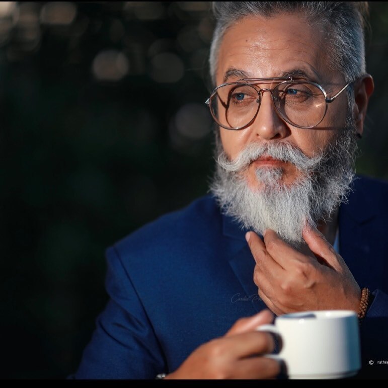 मिलिंद सोमन से होती है तुलना dinesh mohan compared to milind soman
