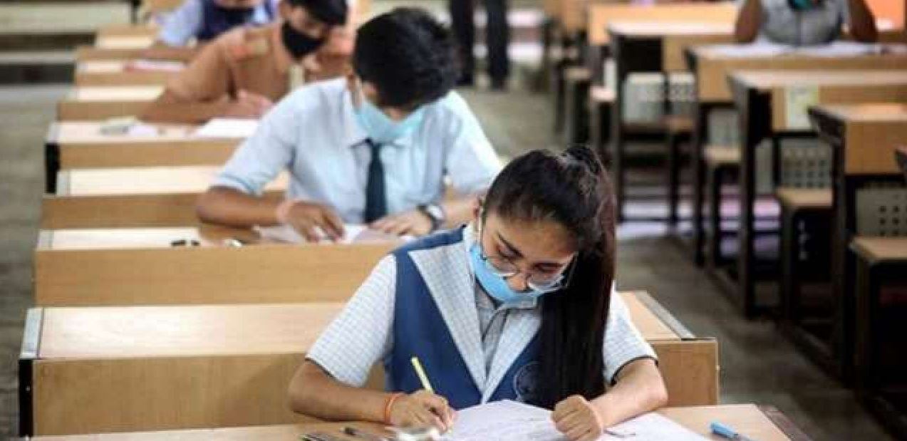 CBSE Board Exam 2021: क्या टल जाएंगे सीबीएसई बोर्ड के एग्जाम