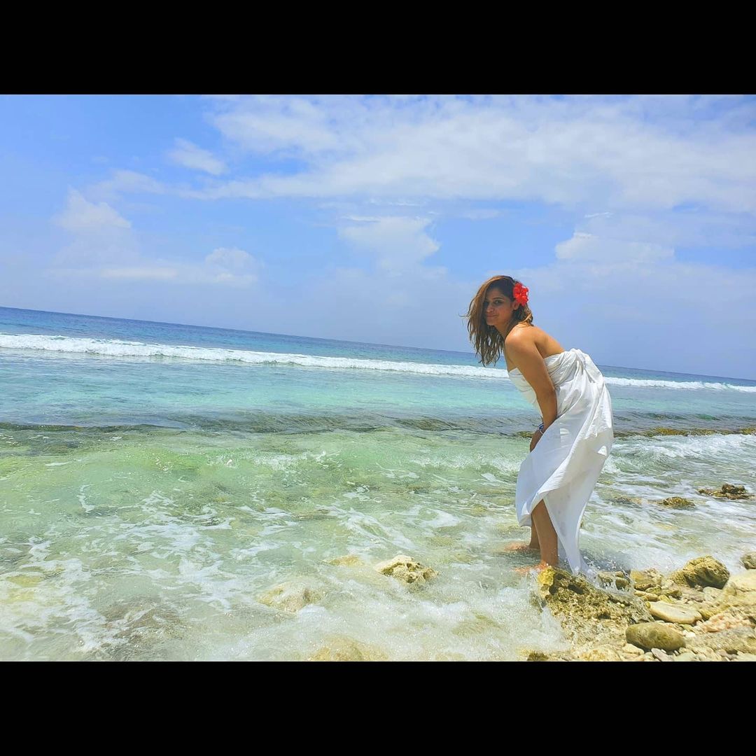 मालदीव में हैं आरती Arti Singh In Maldives