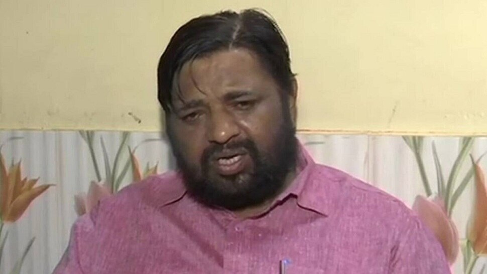 BJP सांसद ने EC से की पंचायत चुनाव टालने की मांग, बोले- श्मशान में लगी है लाशों की ढेर BJP सांसद ने EC से की पंचायत चुनाव टालने की मांग, बोले- श्मशान में लगी है लाशों की ढेर