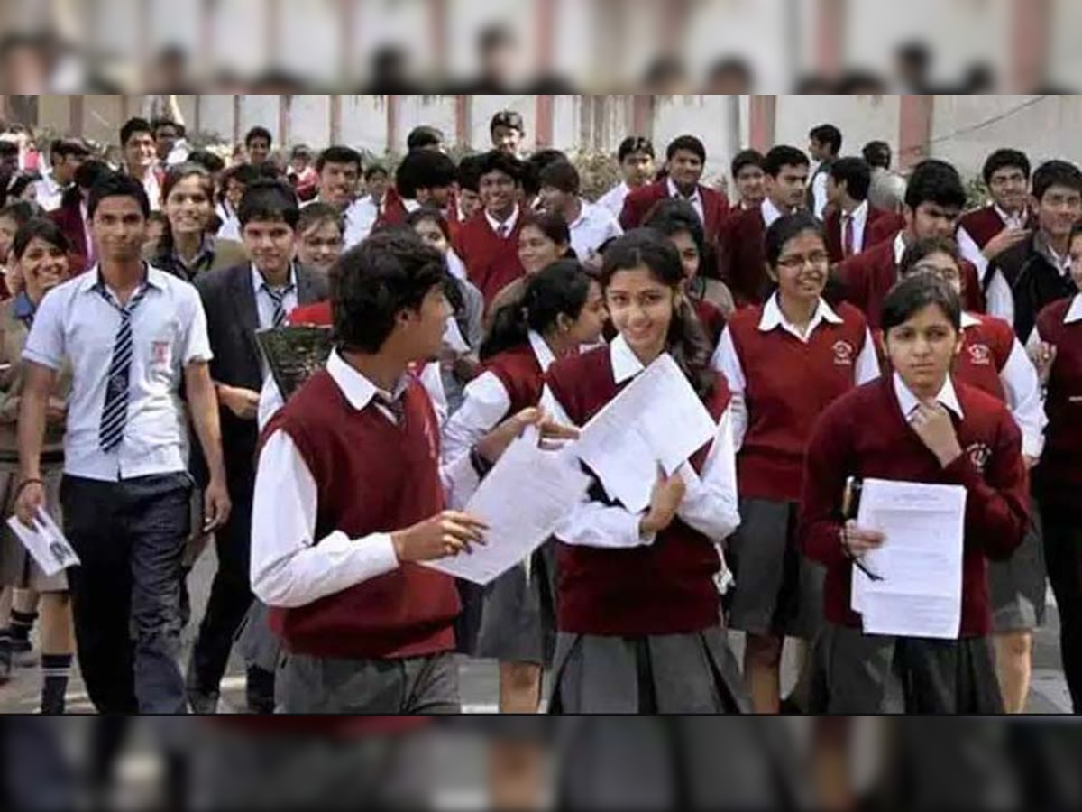 CBSE Board Exam 2021: सीबीएसई की 10वीं की रद्द, 12वीं की परीक्षा टली