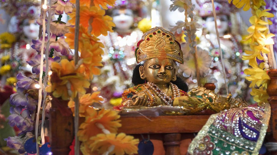 Idols Of Shri Krishna Temple Mathura Buried Under Jama Mosque Of Agra Uttar Pradesh | Mathura के Shri Krishna मंदिर की मूर्तियां Agra की Jama Masjid के नीचे हैं दबी, याचिका में