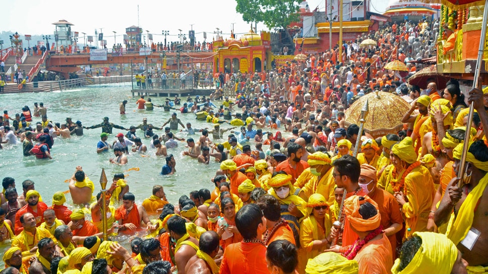 Haridwar Mahakumbh 2021: कुंभ मेले में फैल रहा है कोरोना, पिछले 5 दिनों में 1701 निकले संक्रमित