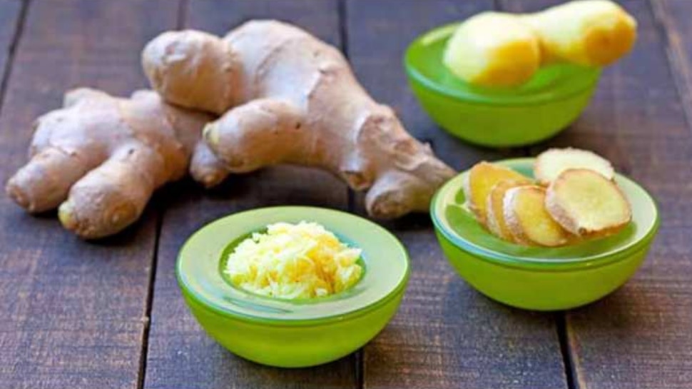 Ginger in summer: गर्मी में अदरक खाना चाहिए या नहीं? यूज करने से पहले फायदे नुकसान दोनों जान लें