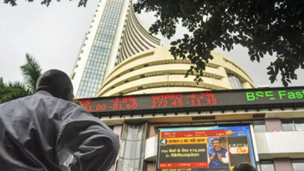 Share Market Live: Corona की चपेट में शेयर बाजार, Sensex 1300 अंक टूटा, निफ्टी 14300 के नीचे