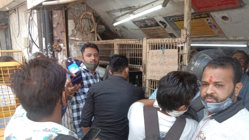 ठेकों में उमड़ी भीड़ Wine shop news