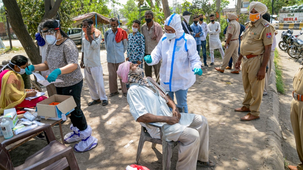 भारत में Coronavirus के डबल म्यूटेंट का खौफ, जानें क्या है नया वैरिएंट और कितना है खतरनाक?