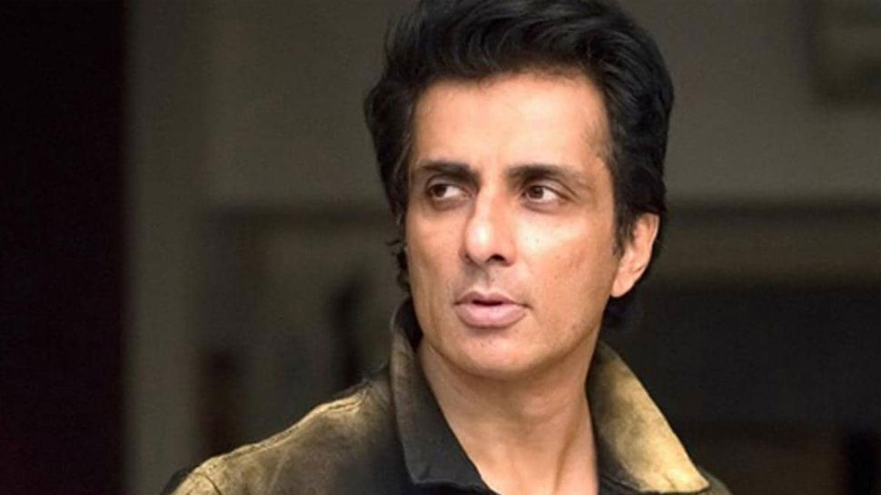 Sonu Sood कोरोना के सामने हुए मजबूर! मदद न कर पाने पर बोले- हम फेल हो गए