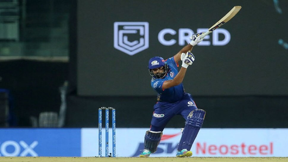 IPL 2021: Rohit Sharma का कमाल, एक हाथ से ही जड़ दिया लंबा छक्का