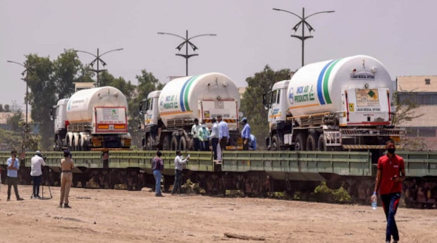 Indian Railway: कोरोना महासंकट के बीच रेलवे ने लखनऊ भेजी ऑक्सीजन एक्सप्रेस 