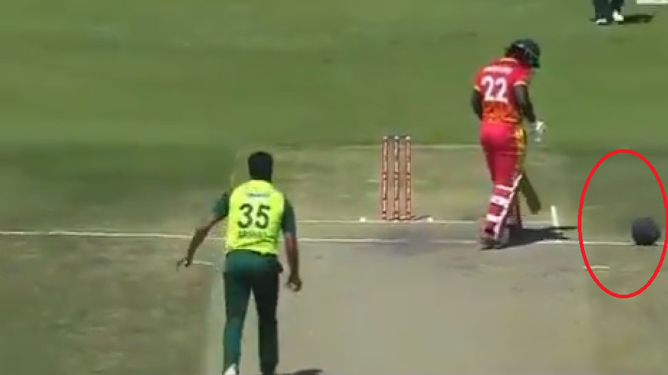 ZIM vs PAK: टल गया बड़ा हादसा, Arshad Iqbal ने तोड़ा जिम्बाब्वे के बल्लेबाज का हेलमेट
