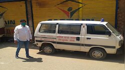 Ranchi: कोरोना में मसीहा बने 'बीशु दा', मरीजों  के लिए कार को बना डाला  एंबेलुंस 