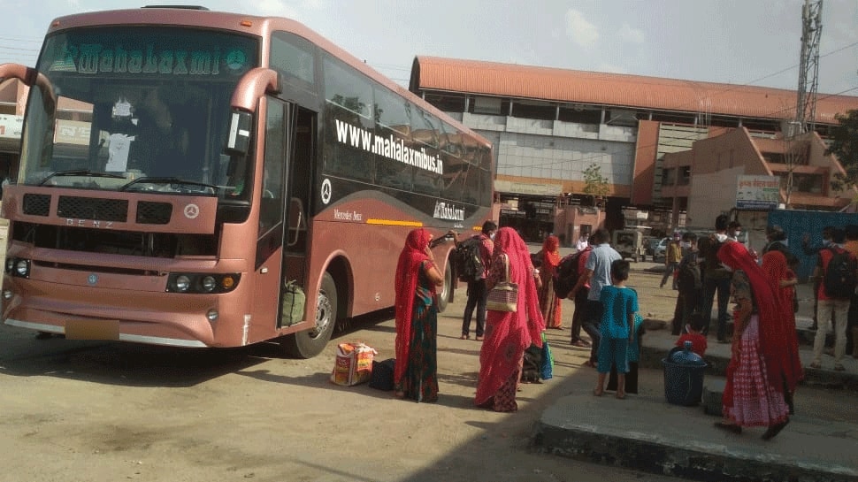 Jaipur: Private Buses में सवारियों को लेकर नई गाइड लाइन जारी, फिर भी खचाखच भरे यात्री