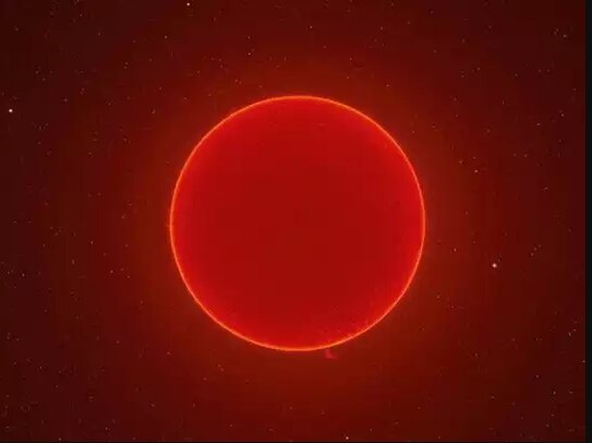 https://kishanbavaliya.blogspot.com/2021/04/Viral Photo Of Sun In Red.html