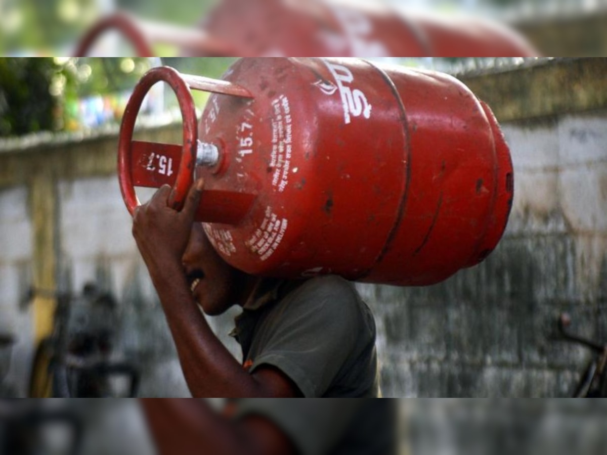 LPG बुकिंग के नियमों में होने वाला है बड़ा बदलाव! किसी भी गैस एजेंसी से भरवा सकेंगे सिलेंडर! 