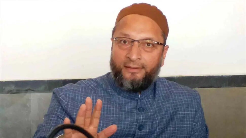 Corona: Asaduddin Owaisi ने पीएम Narendra Modi पर निशाना, कहा- उन्हें खून की खुशबू आ रही है