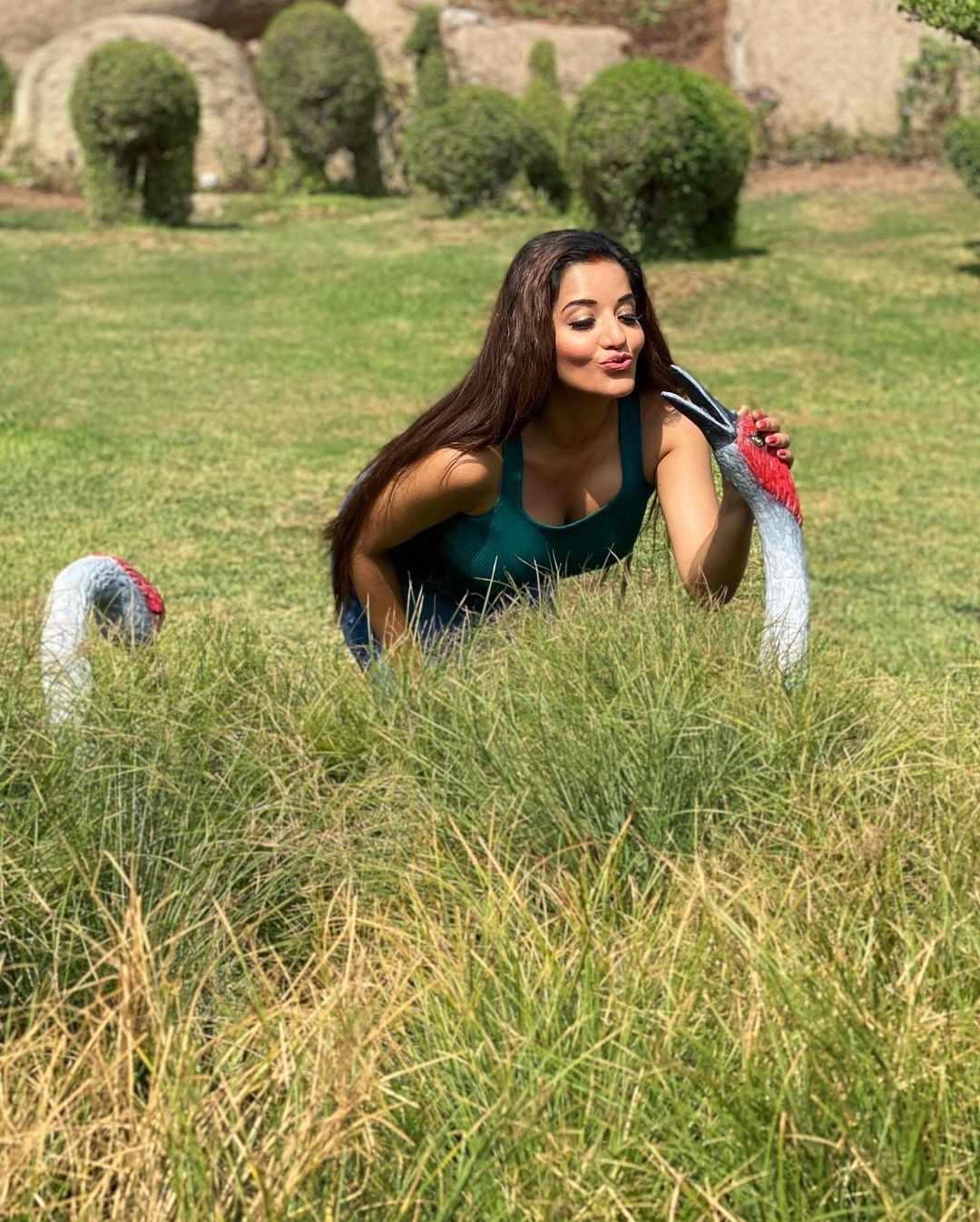 मिले इतने लाइक्स Monalisa in Denim Short Skirt Photos