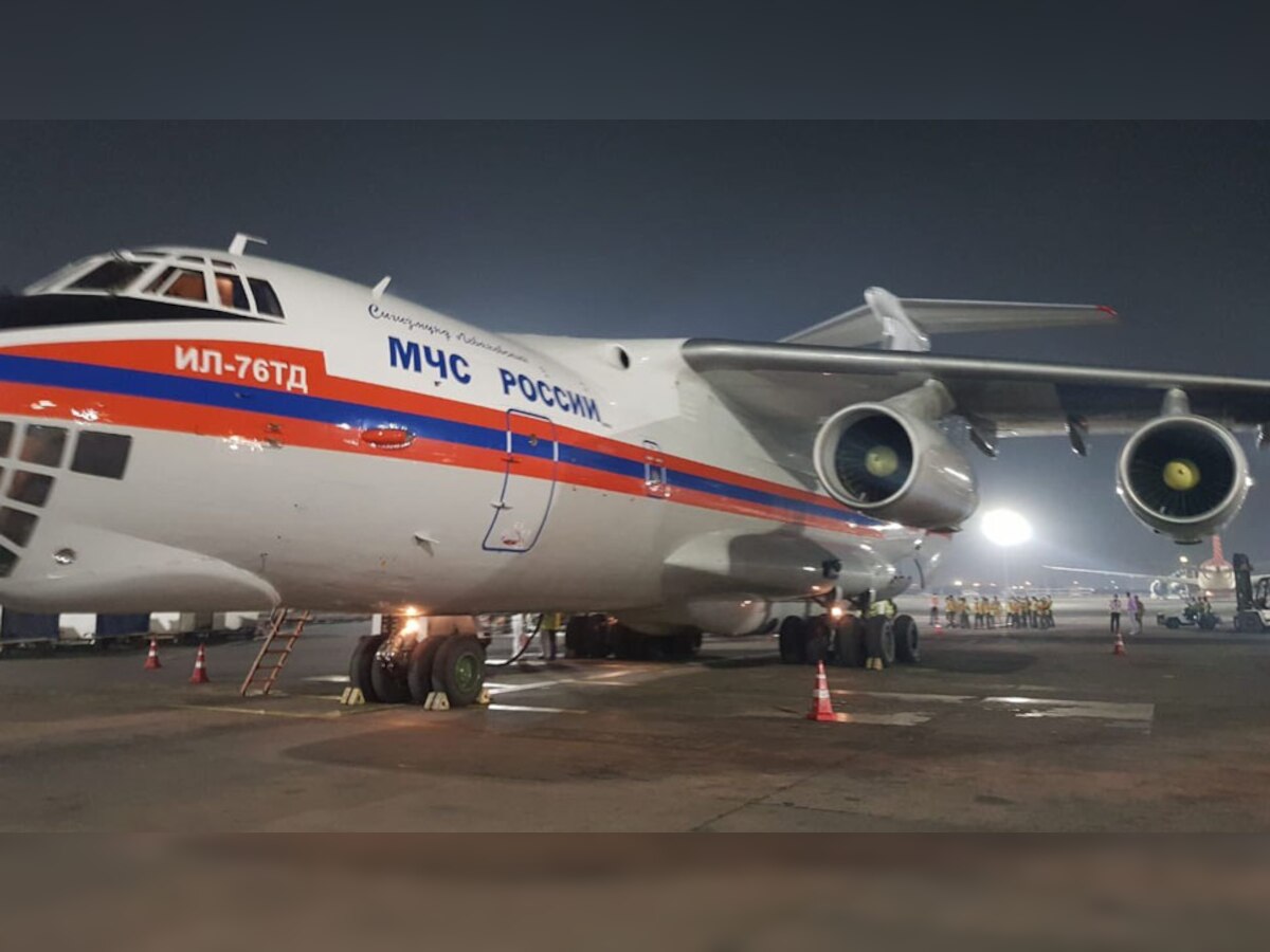 मेडिकल सप्लाई लेकर दिल्ली के हवाई अड्डे पर उतरा रूसी विमान (साभार ANI)