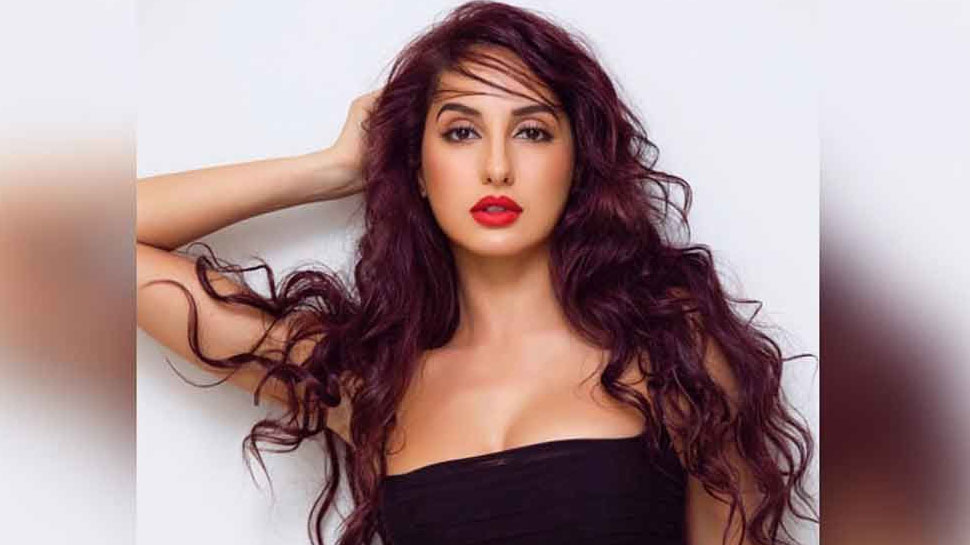 Nora Fatehi को एयरपोर्ट पर मिला क्रेजी फैन, VIDEO में देखिए दीवानगी