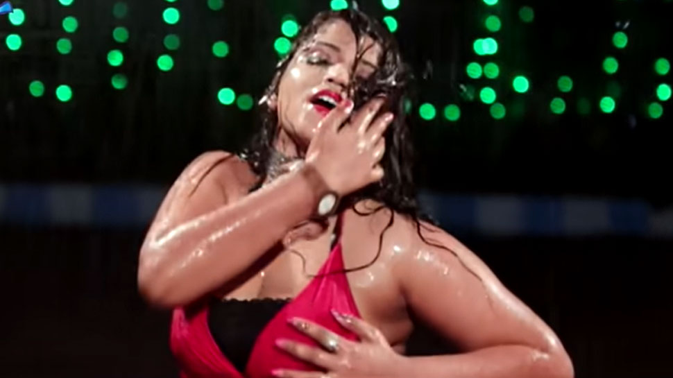Gunjan Singh का गाना 'गरमी में माजा मार के जा' ने मचाई धूम, छा गया ये VIDEO