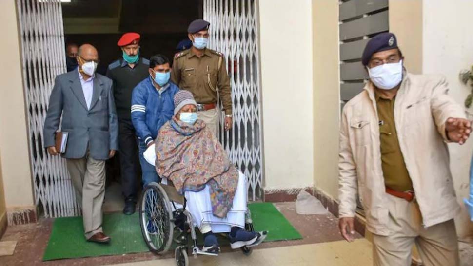 Lalu Yadav के जेल से बाहर आने का रास्ता साफ, CBI अदालत ने जारी किया हुक्म