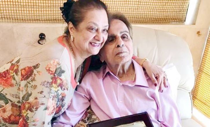 Actor Dilip Kumar hospitalized saira banu shared health update | OMG!  दिग्गज अभिनेता दिलीप कुमार हुए अस्पताल में भर्ती, पत्नी सायरा बानो ने बताया  कैसा है हाल | Hindi News, Zee ...