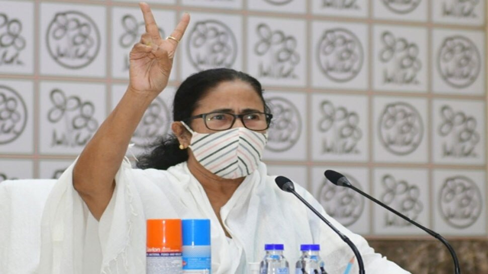 West Bengal में नतीजों के बाद हिंसा का दौर, ममता ने 4 बजे बुलाई विधायकों की बैठक