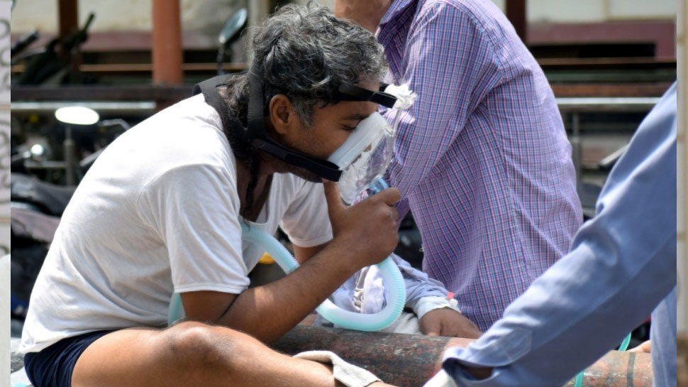 Karnataka: मेडिकल इंस्टीट्यूट में 24 कोरोना मरीजों की मौत, Oxygen की कमी बनी वजह