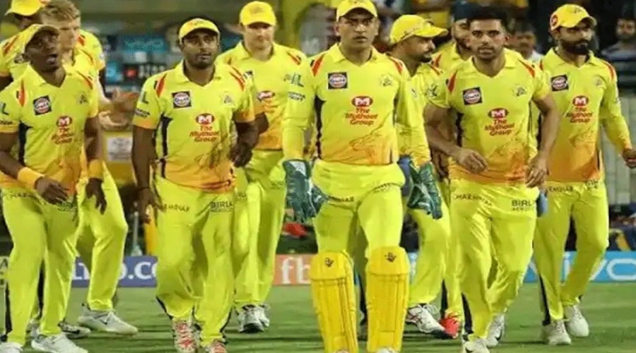 PSL की राह पर IPL, KKR के बाद धोनी की टीम में भी कोरोना विस्फोट 