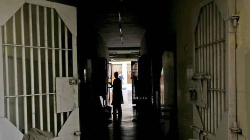 अपराधियों की पत्नियों की जिंदगी कैसी? Life of criminal's wives