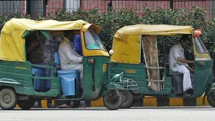 गरीबों को मुफ्त राशन और ऑटो व रिक्शा चालकों को 5-5 हजार रुपये देगी सरकार