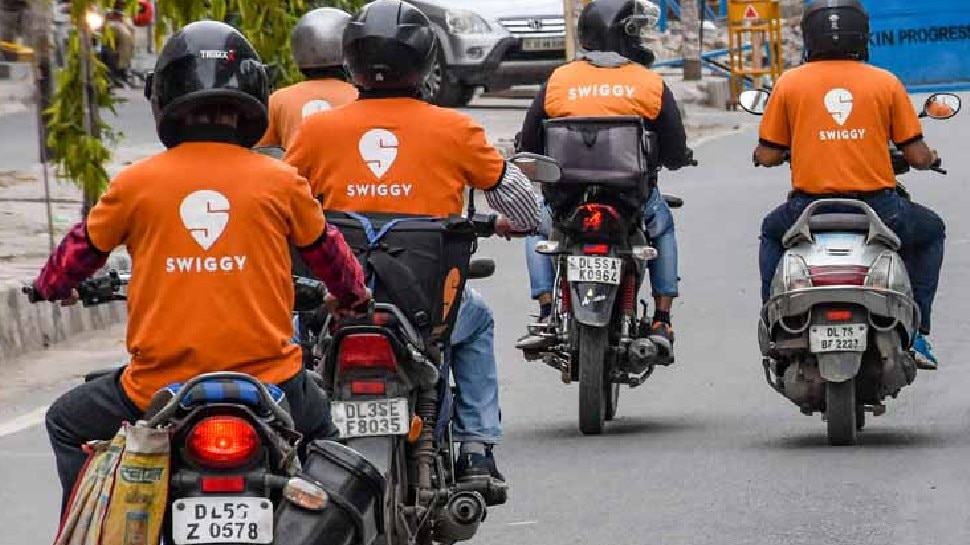 Swiggy offers 4 days work in a week for May to employees due to corona  pandemic | Corona Impact: Swiggy के कर्मचारी हफ्ते में करेंगे 4 दिन काम!  Covid इलाज का खर्च