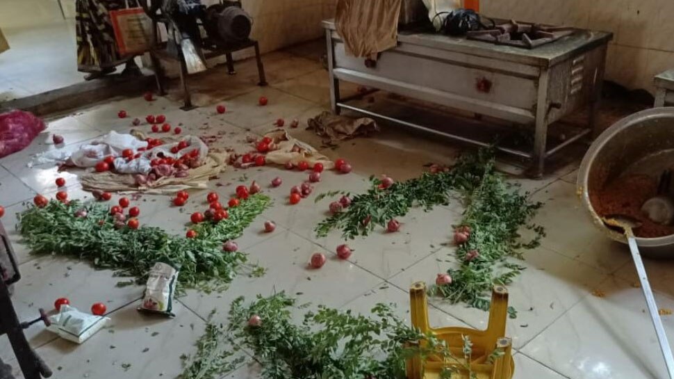 द्रमुक कार्यकर्ताओं पर आरोप ‘Amma canteen’ being vandalized