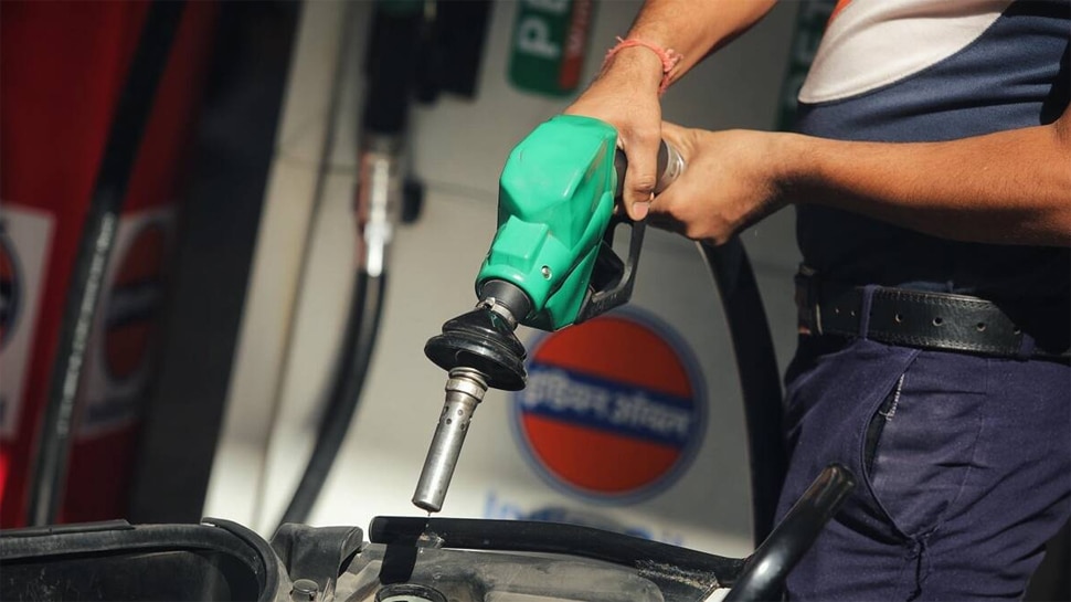 Petrol Price Today 06 May 2021: लगातार तीसरे दिन महंगाई का झटका, जानें आज कितनी बढ़ी पेट्रोल-डीजल की कीमतें