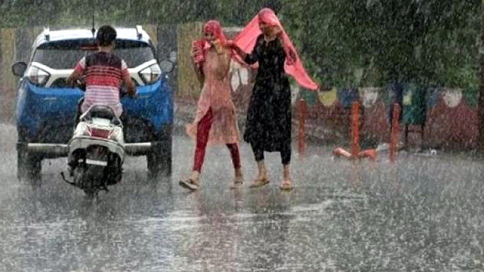 IMD Alert: मौसम ने ली करवट, दिल्ली-NCR समेत इन इलाकों में शुरू हुई बारिश