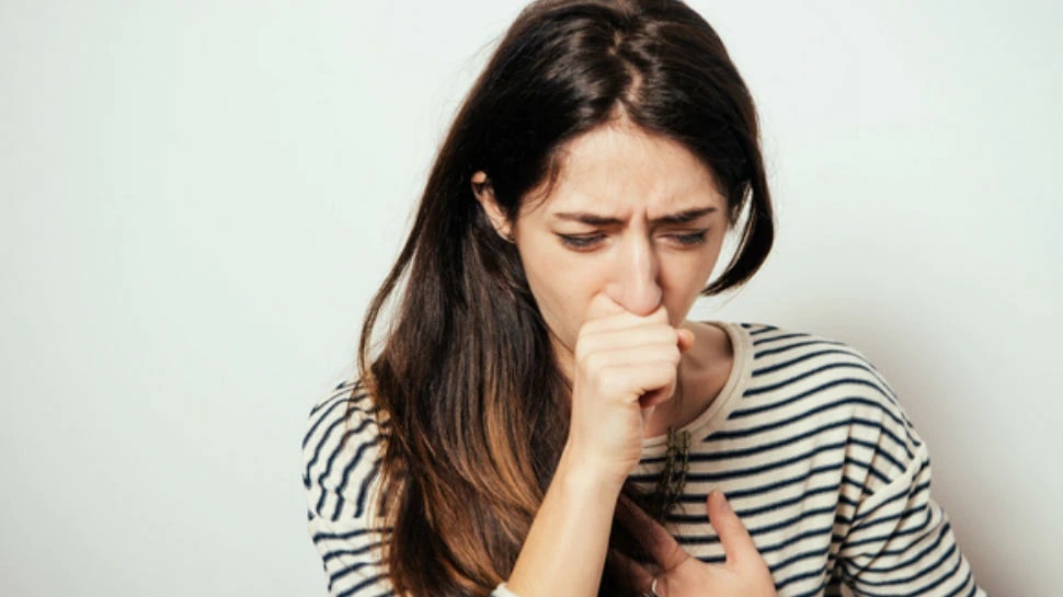 सूखी खांसी होने पर भी रहें सावधान Dry cough may be dangerous