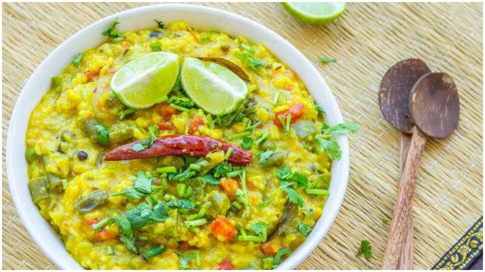 डिनर में खाएं खिचड़ी से मिलेगा आराम Covid-19 Diet Plan Includes Khichdi