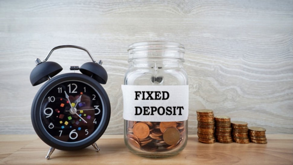 IDFC First Bank ने घटाई Fixed Deposit पर दरें, Saving खातों पर भी कम मिलेगा ब्याज, चेक करिए नए रेट्स
