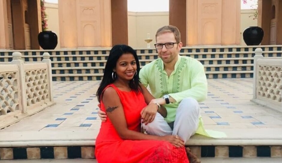 गोवा के बीच पर शुरू हुई लव स्टोरी Love story started on Goa beach