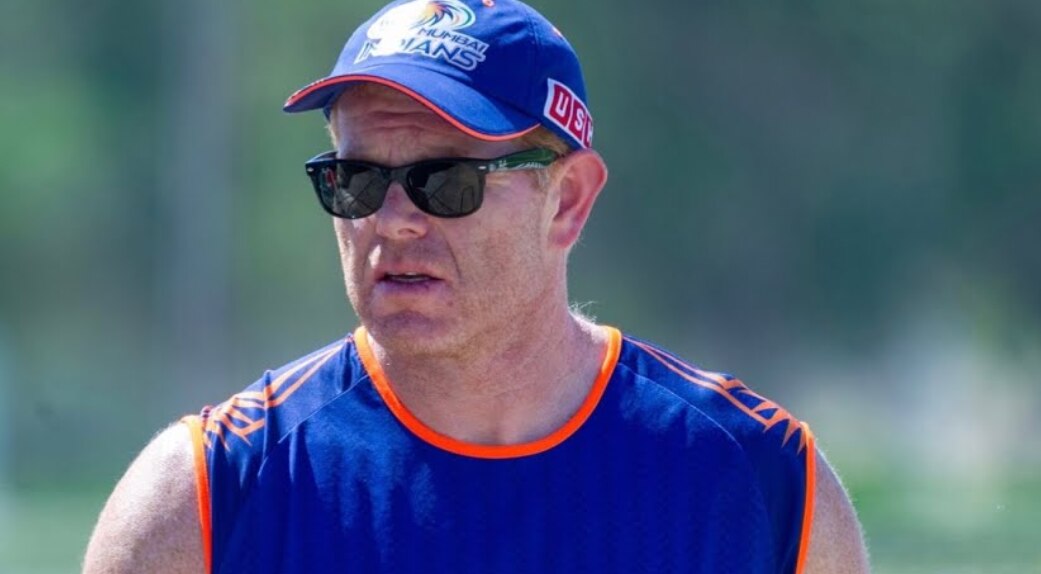 IPL 2021: Mumbai Indians के कोच का चौंकाने वाला खुलासा, कहा- बायो बबल में रोक-टोक के खिलाफ थे कुछ भारतीय खिलाड़ी