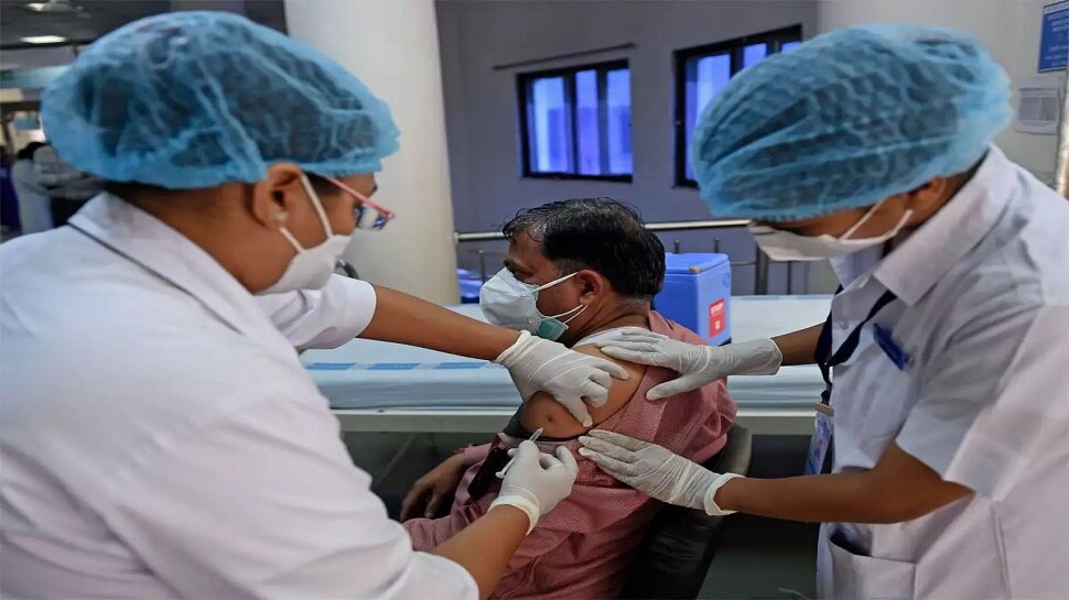 कोरोना में बिहार वासियों पर दोहरी मार! महामारी में हड़ताल पर गए संविदा स्वास्थ्य कर्मचारी कोरोना में बिहार वासियों पर दोहरी मार! महामारी में हड़ताल पर गए संविदा स्वास्थ्य कर्मचारी