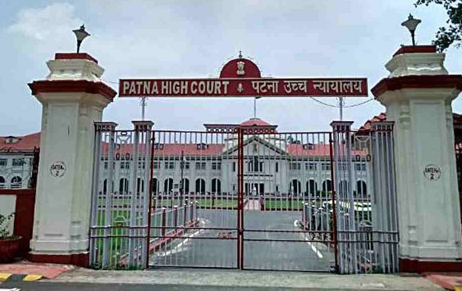 बक्सर में मिलें शव को लेकर पटना हाईकोर्ट सख्त, नीतीश सरकार से मांगा जवाब बक्सर में मिलें शव को लेकर पटना हाईकोर्ट सख्त, नीतीश सरकार से मांगा जवाब
