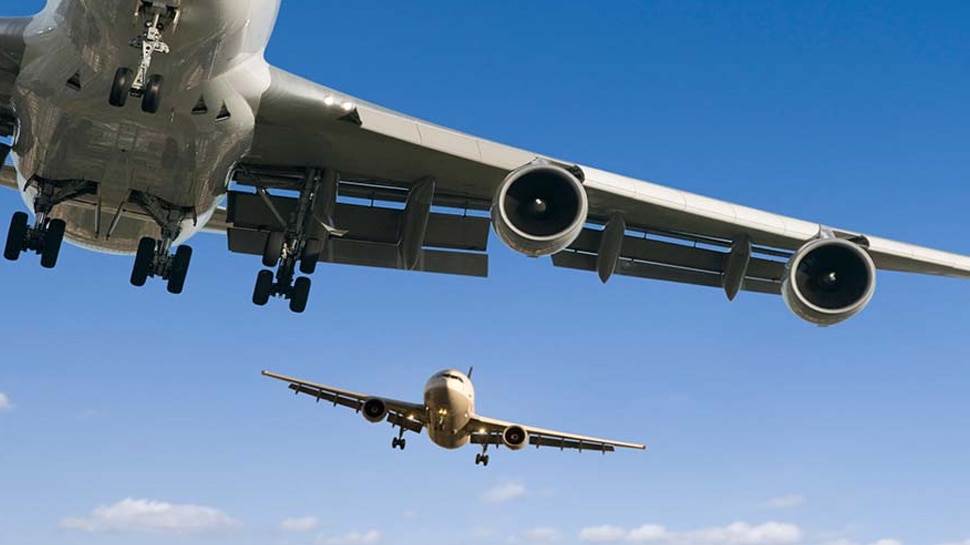 Denver Planes Collide: डेनवर में हवा में दो विमानों की भिड़ंत, कोई हताहत नहीं