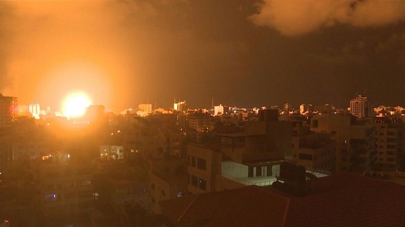 Israel-Gaza Conflict: इज़राइली हमले में अब तक 17 बच्चे समेत 69 की मौत, 7 इज़राइली भी मारे गए