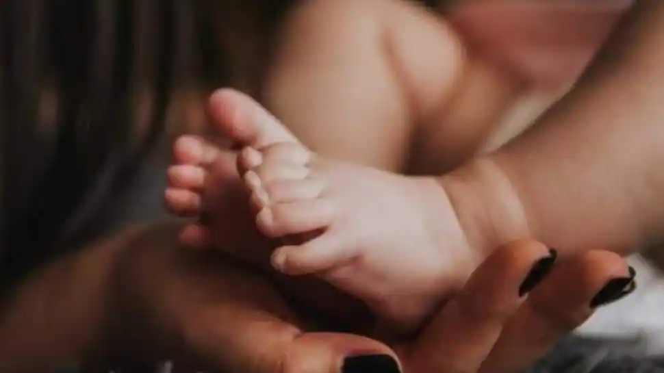 अपने बच्चे से ज्यादा जरूरी था कार खरीदना! डेढ़ लाख में कर दिया 3 महीने के मासूम का सौदा