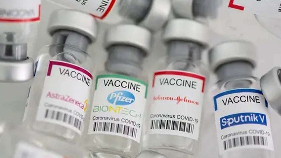 Corona: क्या Vaccine Mixing से बढ़ती है इम्युनिटी पावर? हेल्थ एक्सपर्टों ने कही ये बात