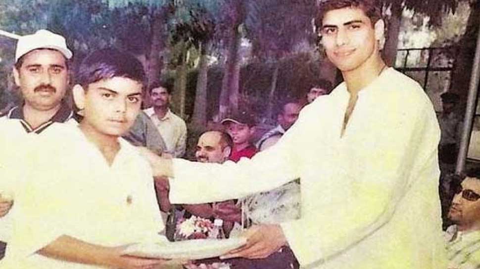 कभी नेहरा के हाथों से लिया था अवॉर्ड Virat Kohli Ashish Nehra